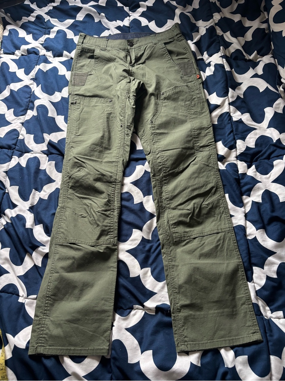 Dovetail workwear Britt Utility pants  in Moss Green Canvas